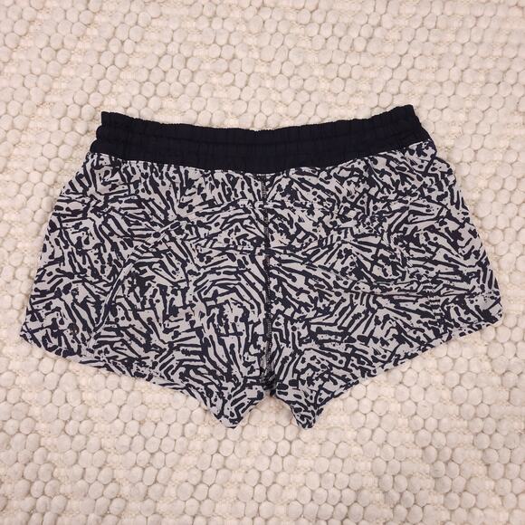 Lululemon Tracker Short III *4-way Stretch Brushed Animal White Black Sz 8 - Picture 2 of 5